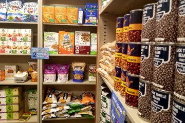 Mav Market food pantry